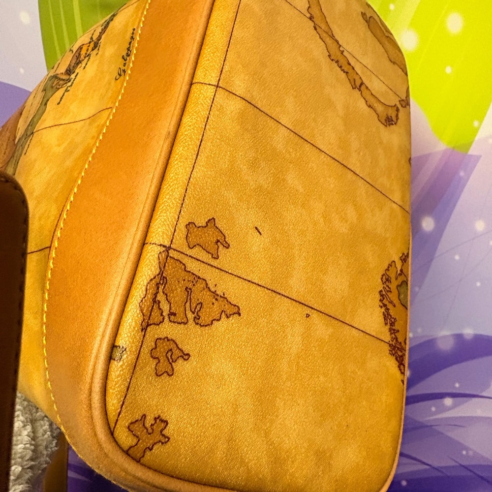 Leather Map Print Drawstring Bucket Bag - Yellow - Picture 5 of 8